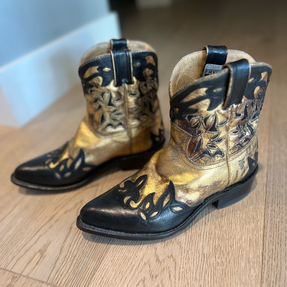 Unique one of a kind Ladies Frye Cowboy Western booties, gold & black